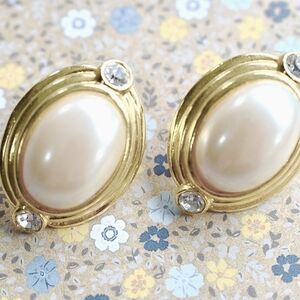💞💗 Vintage Gold Tone Faux Pearl Rhinestone Tip Statement Earrings